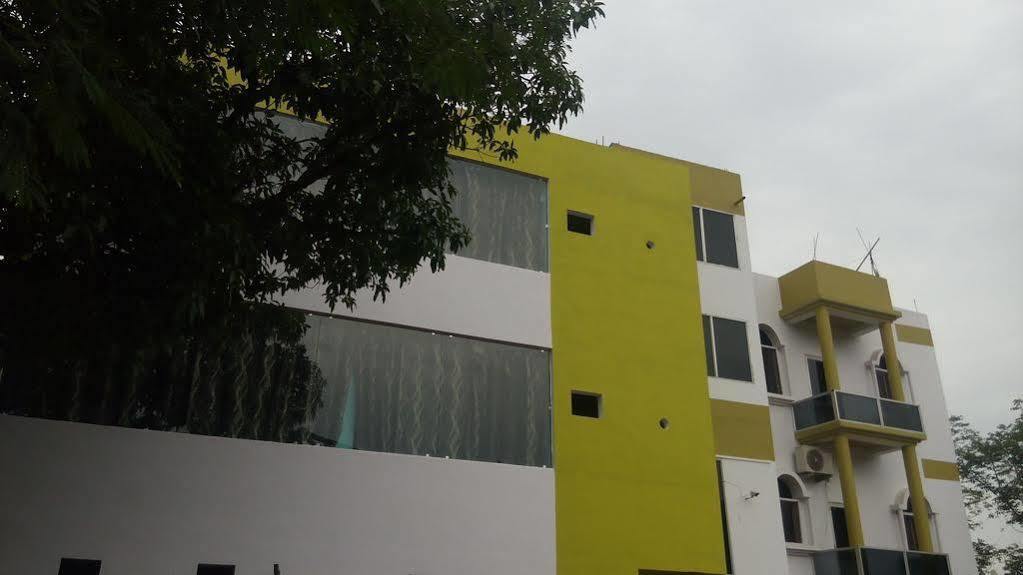 โรงแรมราชกมล เดฟการ์ ภายนอก รูปภาพ